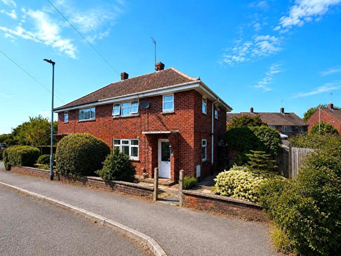 3 Bedroom Semi-Detached House For Sale In Fenners Close, Rushden, NN10