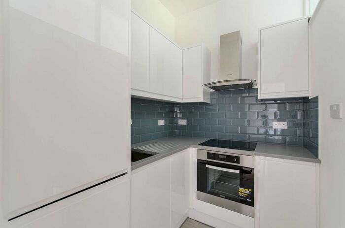 1 Bedroom Flat To Rent In Dukes Avenue, Chiswick, London, W4