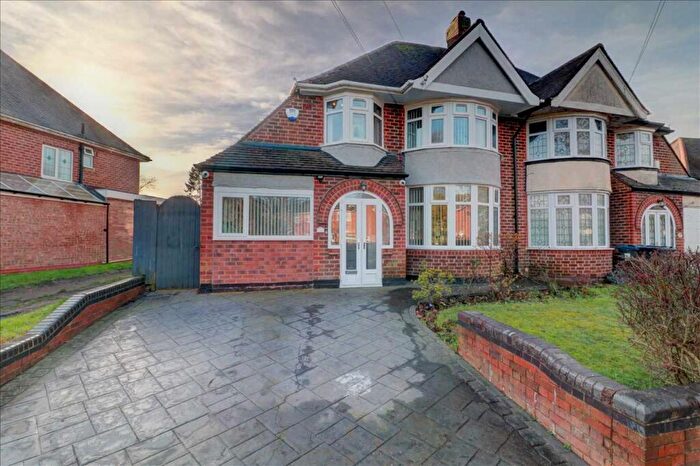 3 Bedroom Semi Detached House For Sale In Barrows Lane, Yardley, B26