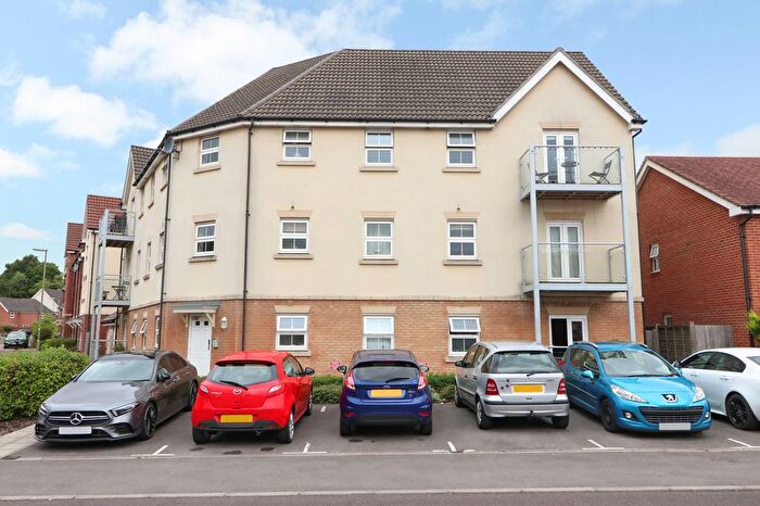 2 Bedroom Flat For Sale In Barfoot Road, Hedge End, SO30