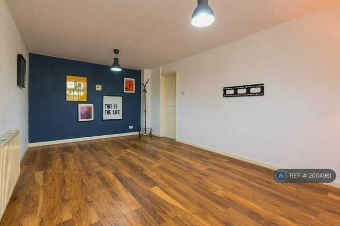 2 Bedroom Flat To Rent In Leytonstone, London, E11