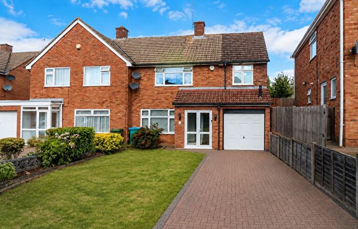 3 Bedroom Semi-Detached House For Sale In Trident Road, Watford, WD25