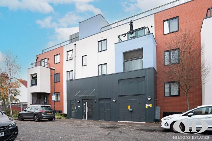 1 Bedroom Flat For Sale In Salisbury Road, Southall, UB2