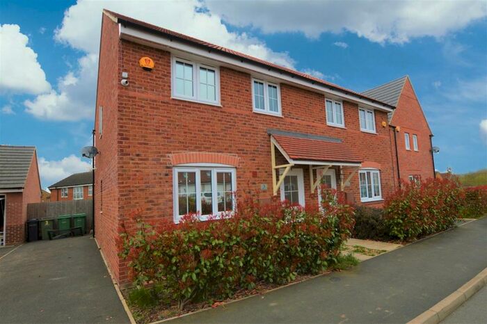 3 Bedroom Semi-Detached House To Rent In Windlass Drive, Wigston, LE18