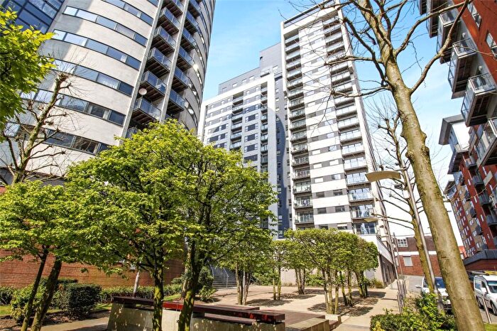 1 Bedroom Apartment To Rent In Britton House, Lord St, Manchester, M4