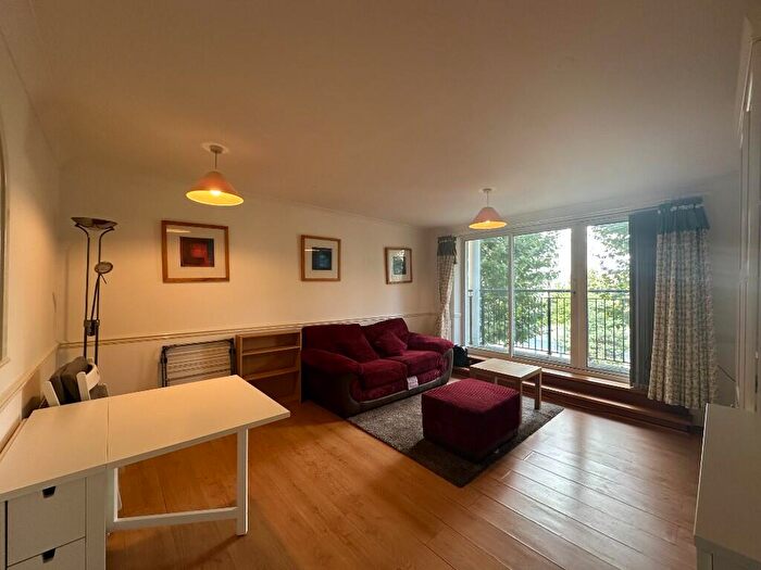 1 Bedroom Flat To Rent In Newport Avenue, London, E14