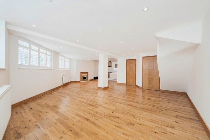 2 Bedroom Flat To Rent In Garrett Street, London, EC1Y