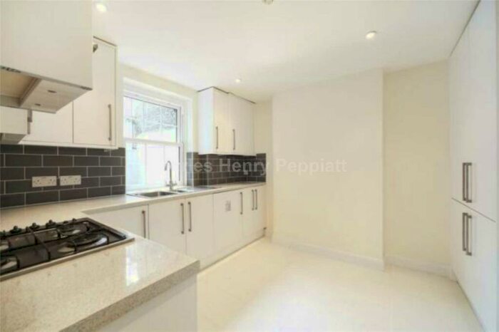 2 Bedroom Apartment To Rent In Eversholt Street, Camden Town, NW1