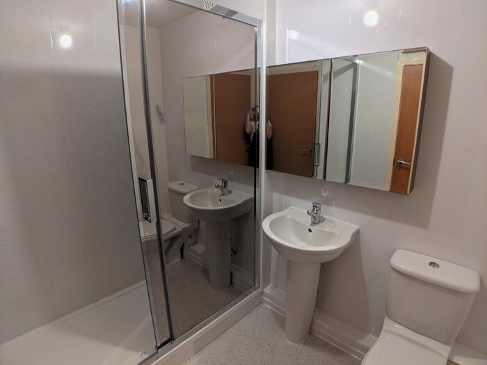 3 Bedroom Flat To Rent In Bed – Mitford Road, Withington, M14