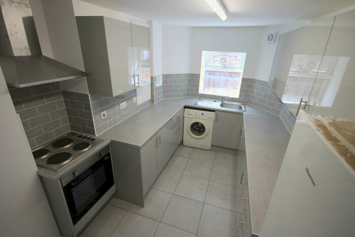 6 Bedroom House To Rent In Ebberston Terrace, Leeds, LS6