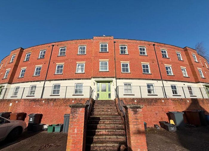 2 Bedroom Flat For Sale In Tiverton, EX16