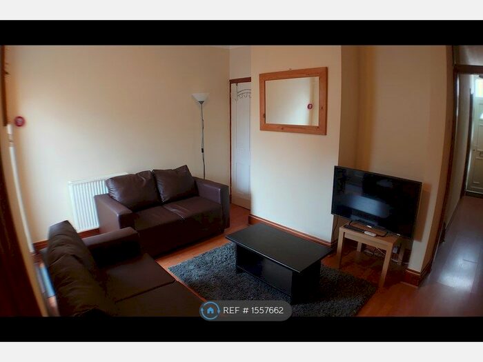 3 Bedroom Terraced House To Rent In Oxford Road, Southsea, PO5