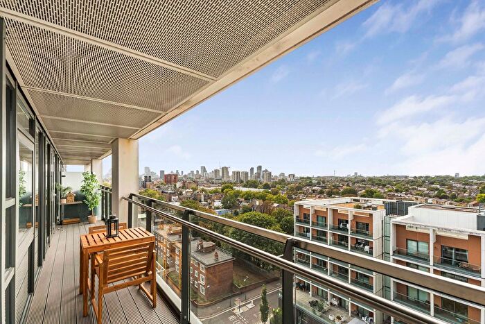 2 Bedroom Flat For Sale In Beechwood Road, London, E8