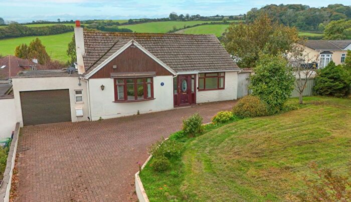 3 Bedroom Bungalow For Sale In Totnes Road, Paignton, TQ4