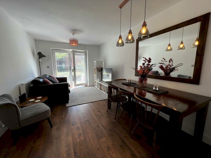 2 Bedroom Apartment To Rent In Aire Quay, LS10