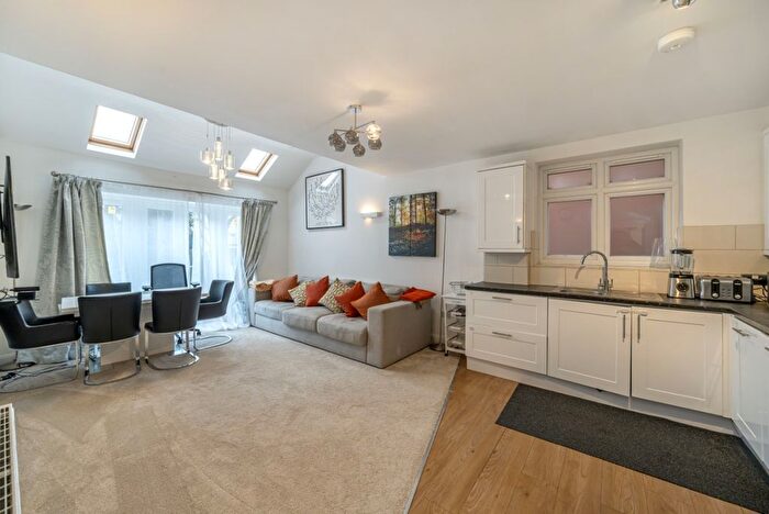 2 Bedroom Property To Rent In Stanford Road, London, SW16