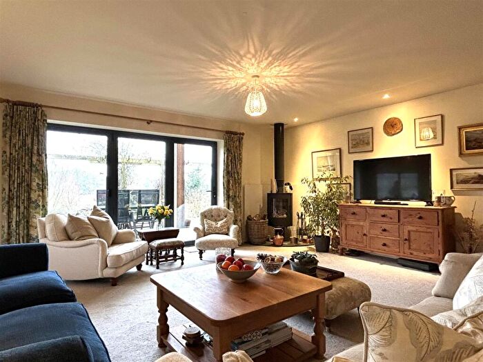 4 Bedroom Detached House For Sale In Meshaw, EX36