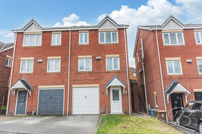 3 Bedroom Town House To Rent In Dewberry Gardens, Forest Town, Mansfield, NG19