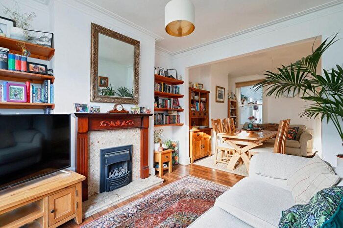 3 Bedroom Terraced House For Sale In Marshall Road, Cambridge, CB1