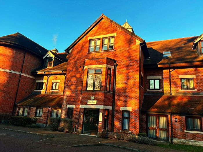 2 Bedroom Flat To Rent In Lockhart Road, Watford, WD17