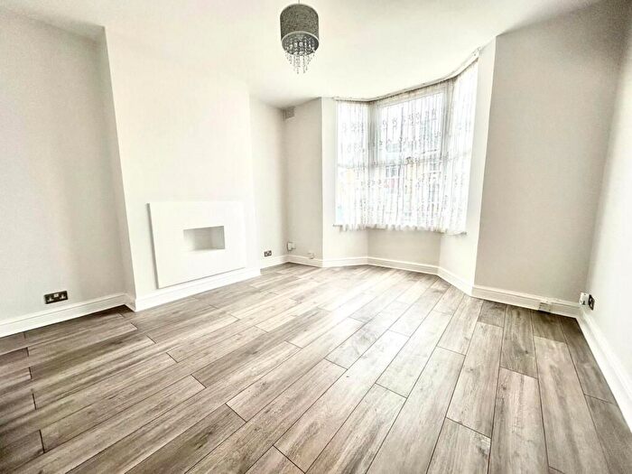 2 Bedroom Flat To Rent In Dartford, DA2