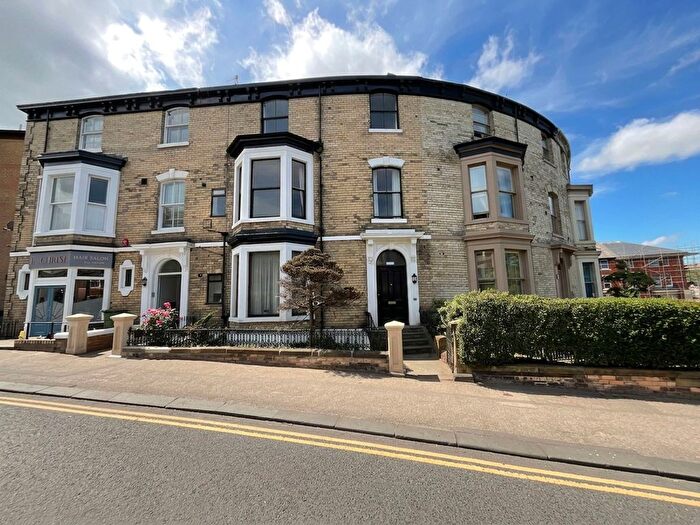 2 Bedroom Flat For Sale In Cambridge Terrace, Scarborough, YO11