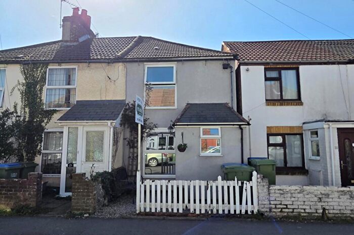 2 Bedroom End Of Terrace House For Sale In Gordon Road, Fareham, PO16