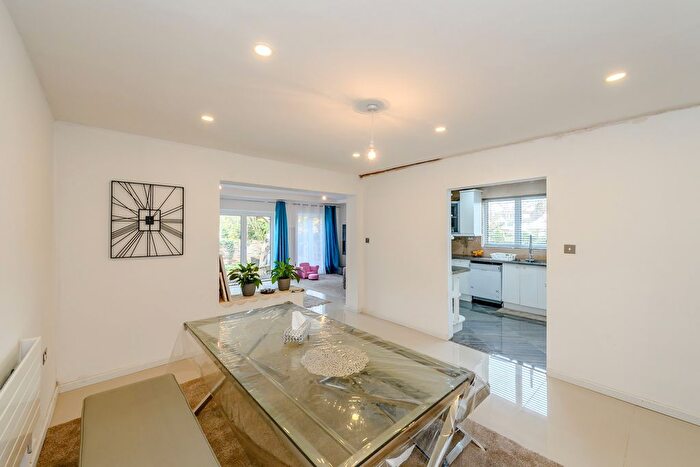 4 Bedroom Detached House For Sale In Beechcroft Gardens, Wembley, HA9