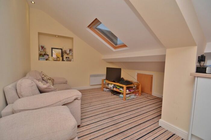 1 Bedroom Flat To Rent In Westfield Terrace, Chapel Allerton, Leeds, LS7