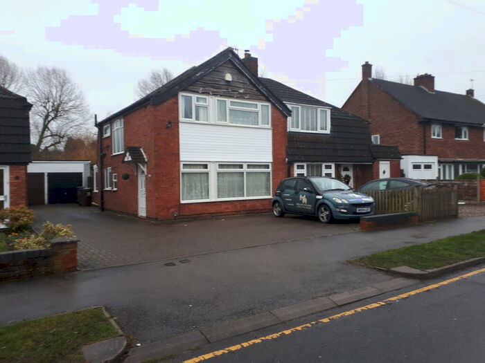 3 Bedroom Semi-Detached House To Rent In Fallowfield Road, Solihull, B92