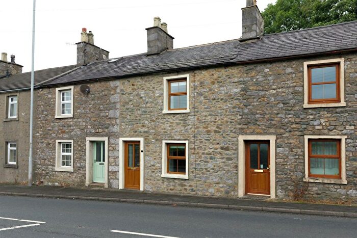2 Bedroom Character Property For Sale In New Road, Ingleton, LA6