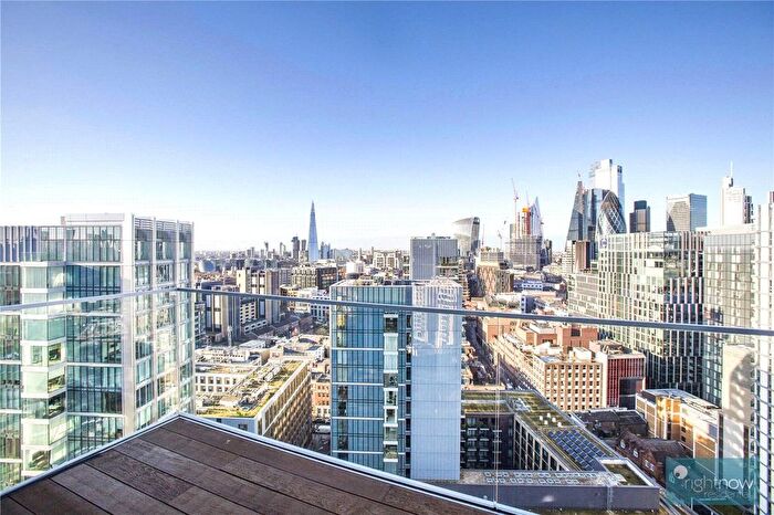 1 Bedroom Flat For Sale In Chaucer Gardens, London, E1