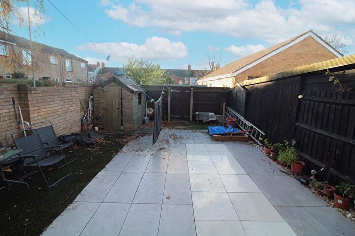 3 Bedroom End Of Terrace House For Sale In Birch Road, Rushden, NN10
