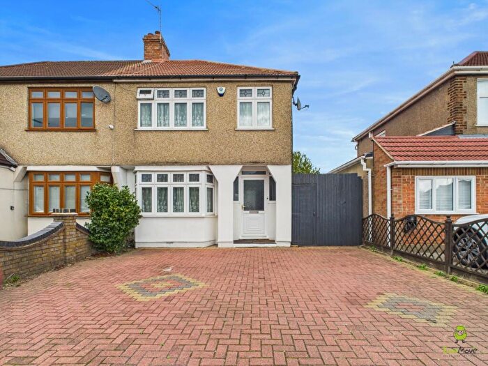 3 Bedroom Semi-Detached House For Sale In Long Lane, Bexleyheath, Kent, DA7