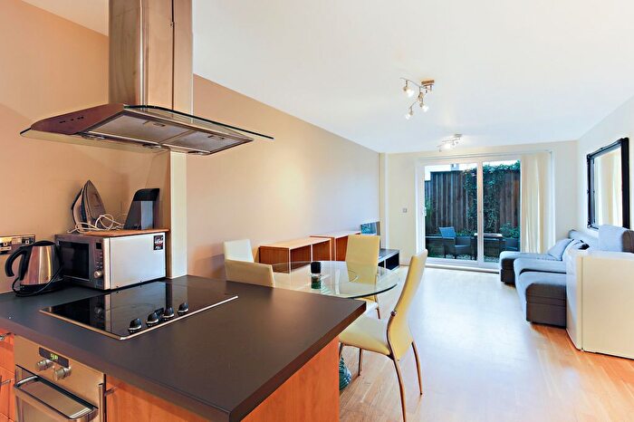 1 Bedroom Flat To Rent In Regents Park Road, London, NW1