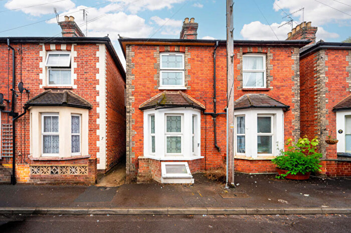 4 Bedroom Semi Detached House To Rent In Sycamore Road, Guildford, GU1