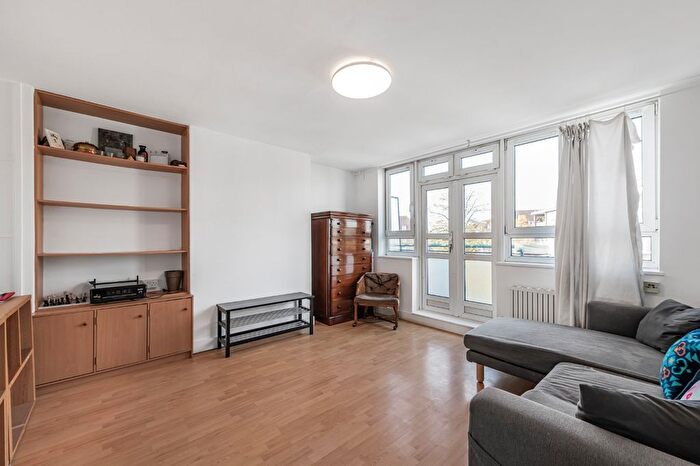 2 Bedroom Flat To Rent In Barclay Close, Cassidy Road, London, SW6
