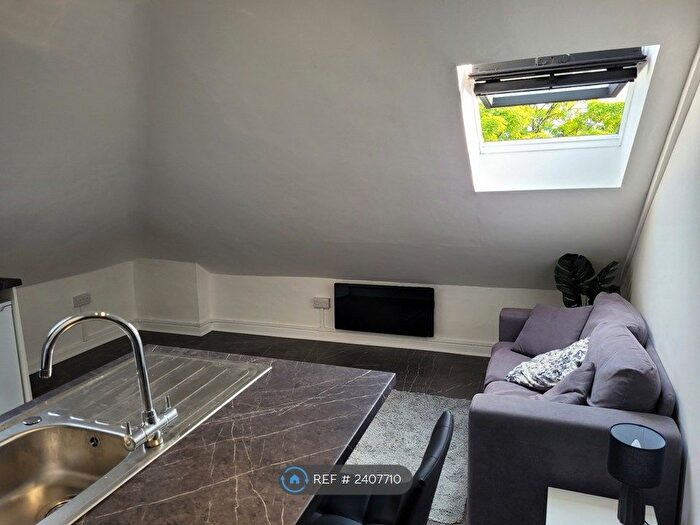 1 Bedroom Flat To Rent In School Street, Pontyclun, CF72