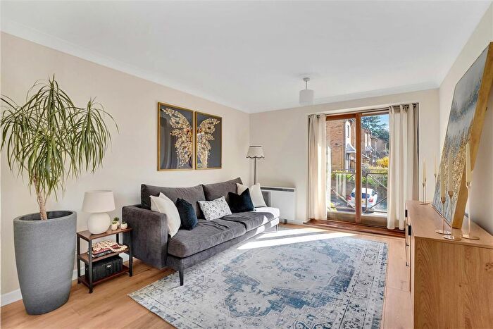 1 Bedroom Flat For Sale In Kingswood Drive, London, SE19