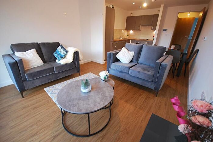 2 Bedroom Flat To Rent In Leaf Street, Hulme, Manhester, Lancashire, M15