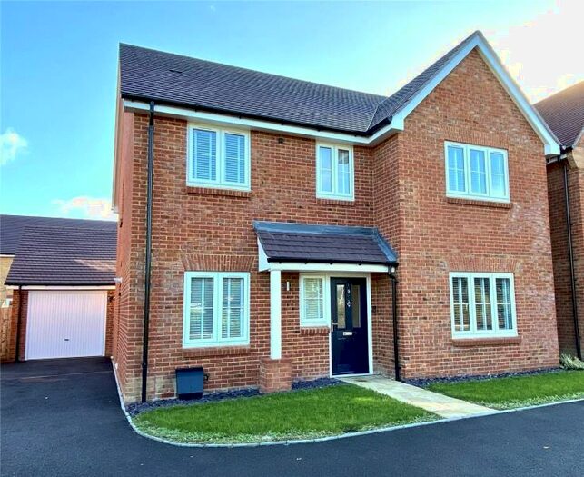 4 Bedroom Detached House To Rent In Ash, GU12