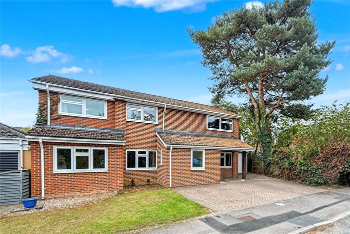 4 Bedroom Detached House For Sale In McCarthy Way, Finchampstead, Wokingham, Berkshire, RG40