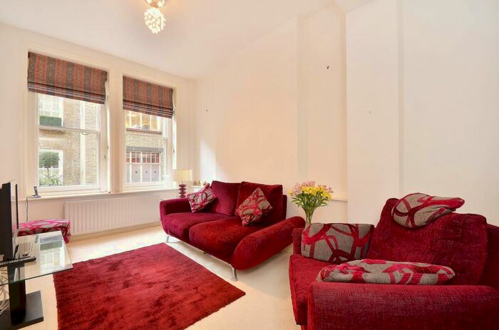 2 Bedroom Flat To Rent In Stafford Place, St James's Park, London SW1E