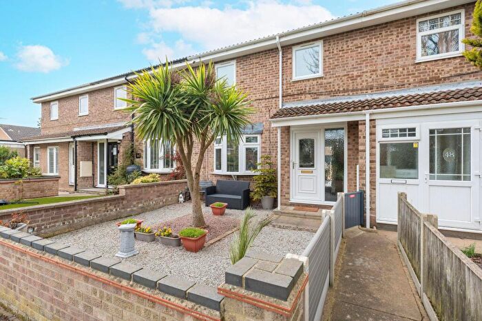 3 Bedroom Terraced House For Sale In Kingfisher Close, Bradwell, NR31