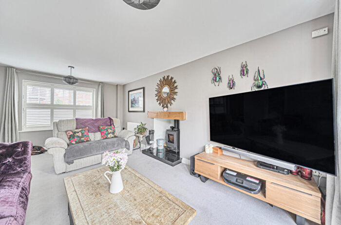 3 Bedroom Detached House For Sale In Tower Gardens, Mortimer Common, Reading, Berkshire, RG7