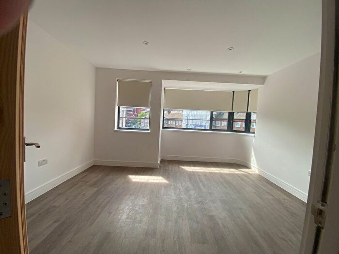 2 Bedroom Flat To Rent In High Road, London, N22