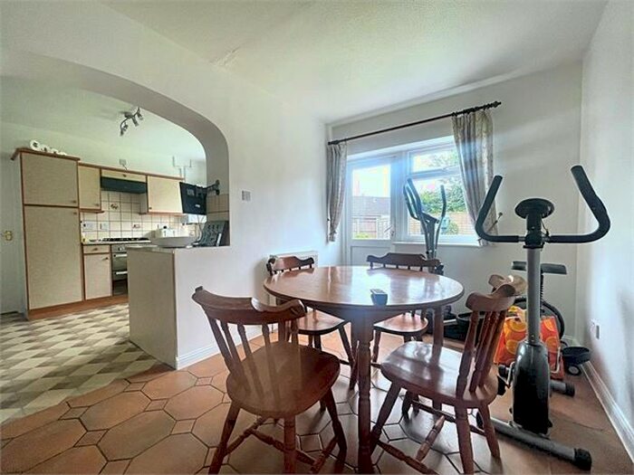 4 Bedroom Detached House For Sale In Warrilow Close, Worle, Weston Super Mare, BS22