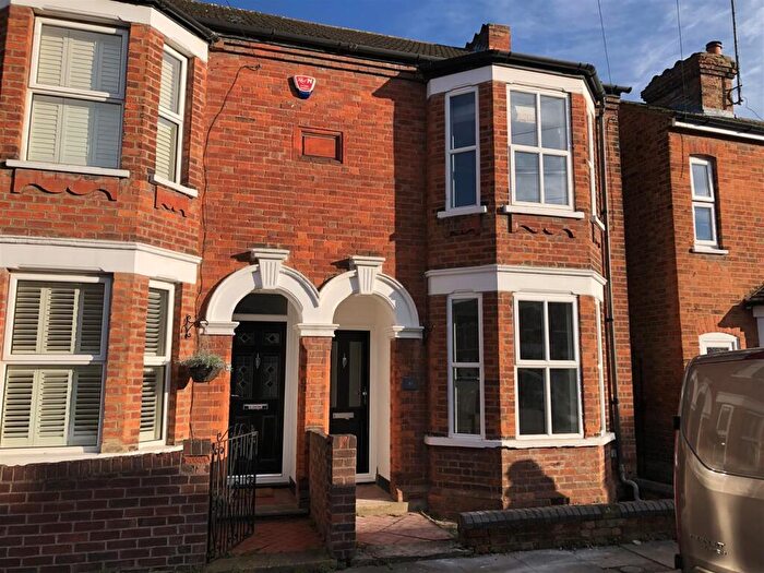 2 Bedroom Terraced House To Rent In York Street, Castle Road, MK40