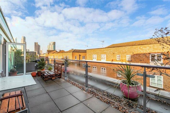 2 Bedroom Apartment To Rent In City Point, Cheshire Street, E2