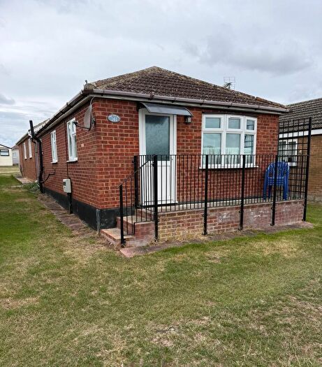 2 Bedroom Chalet For Sale In Park Avenue, Leysdown, Kent, ME12